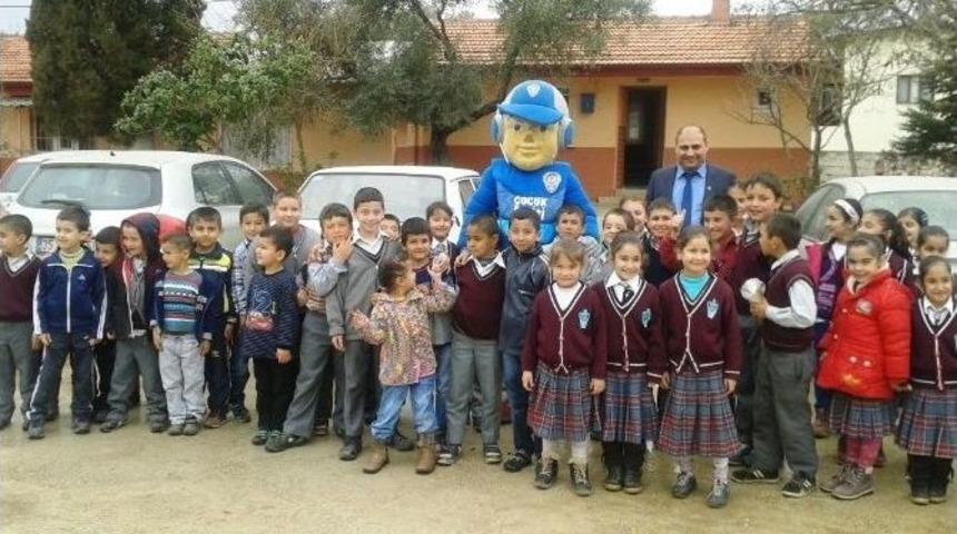 Kanka Polis K&ouml;y Okullarında