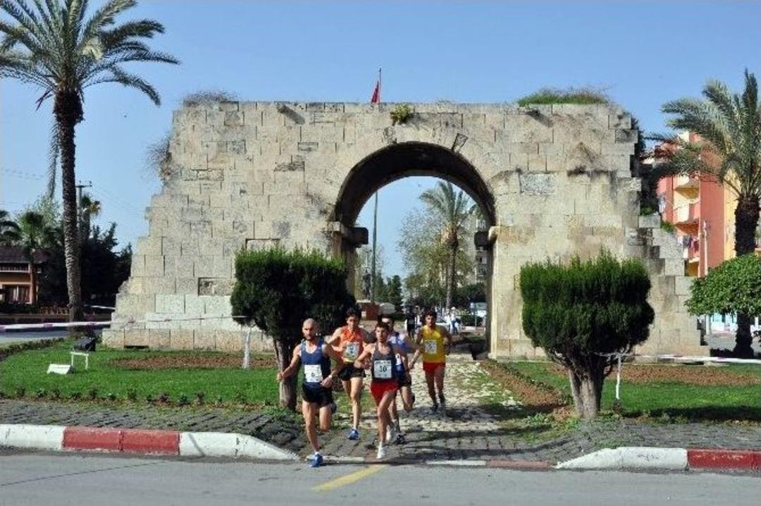 Tarsus Yarı Maratonu&rsquo;na Kenyalılar Damga Vurdu
