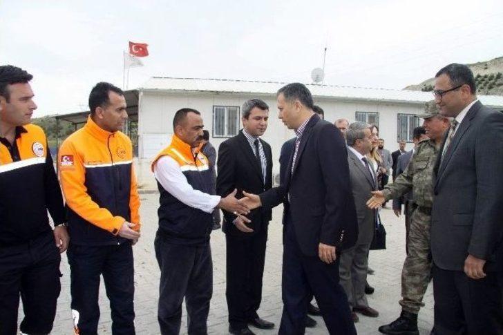 Vali Yerlikaya Çadır Kenti Ziyaret Etti G1