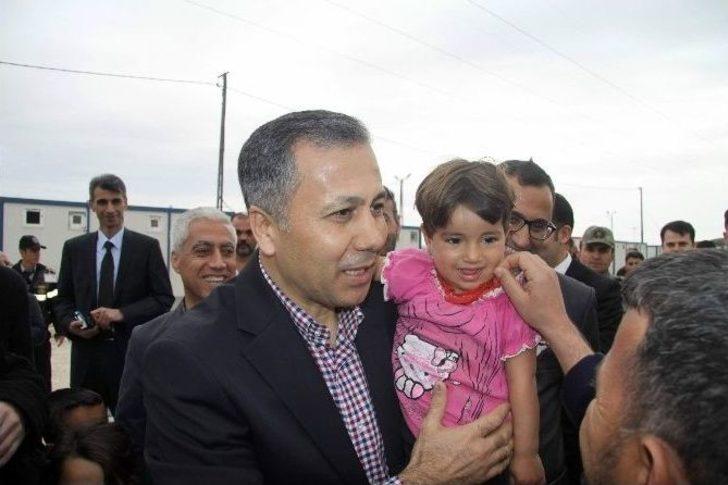 Vali Yerlikaya Çadır Kenti Ziyaret Etti G4