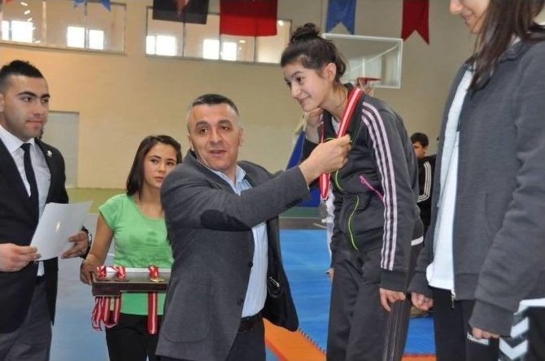 Liseler Arası Taekwando Grup M&uuml;sabakaları Espiye&rsquo;de Yapıldı