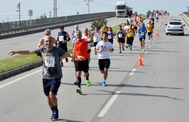 11'inci Uluslararası Tarsus Yarı Maratonu Koşuldu