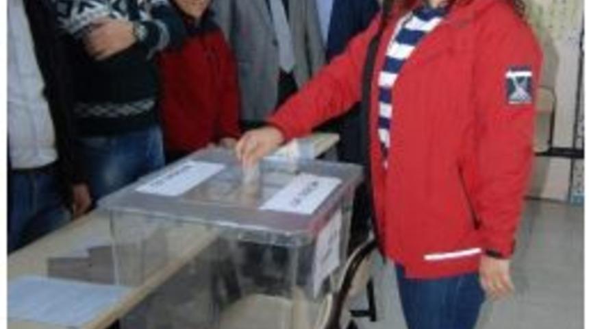 Başkan &Ccedil;er&ccedil;ioğlu, &Ouml;n Se&ccedil;im İ&ccedil;in Oyunu Kullandı