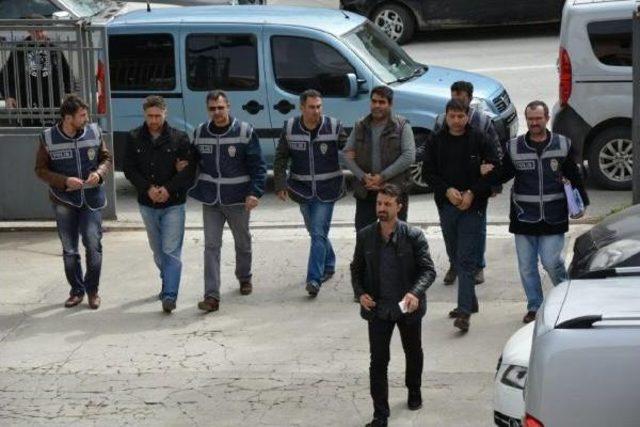Polis Ve Jandarmanın Ortak Çalışmasıyla 99 Kaçak Yakalandı