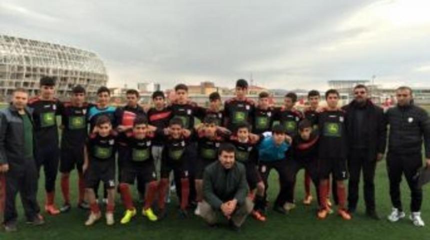 Ergani Gen&ccedil;lerbirliği, T&uuml;rkiye&rsquo;nin İlk 4 Takımı Arasında