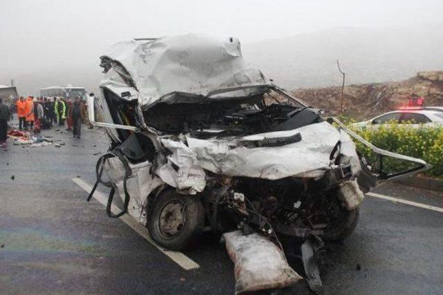 Şanlıurfa'da Zincirleme Kaza: 12 Ölü - Fotoğraflar