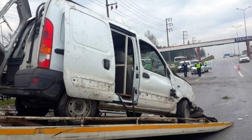 Bariyerlere Çarpan Araç Takla Attı: 1 Yaralı