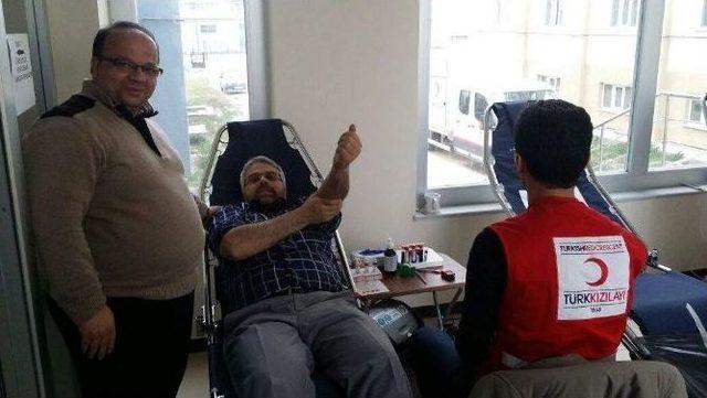 İlim Yayma Cemiyeti Yurdu Öğrencilerinden Kan Bağışı