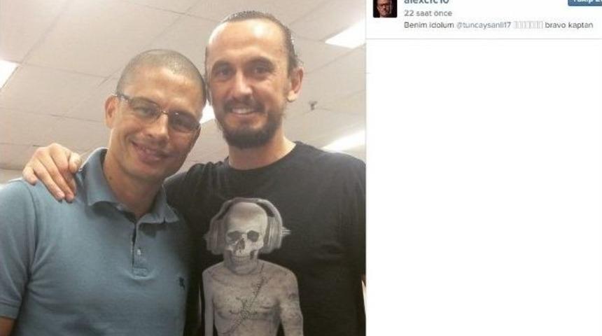 Alex Yeşil Sahalara Veda Etti