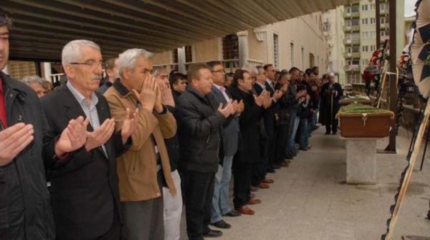 &Ouml;n Se&ccedil;im Sandığında Kalp Krizi Ge&ccedil;irdi, Hastanede &Ouml;ld&uuml; (2)