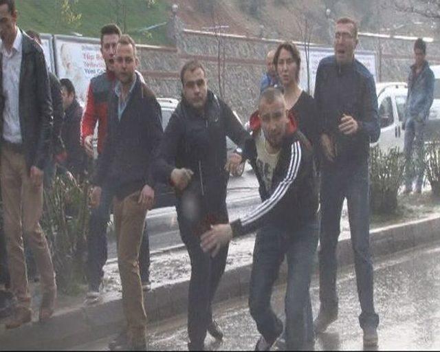 İha Muhabirine Şehir Magandalarından Tekme Tokat Saldırı