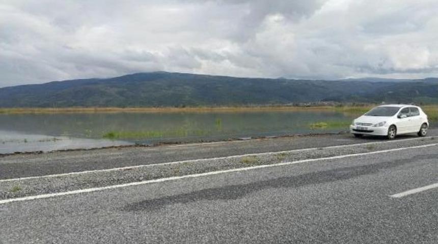 Baraj Kapakları A&ccedil;ıldı, Tarım Arazileri G&ouml;le D&ouml;nd&uuml;