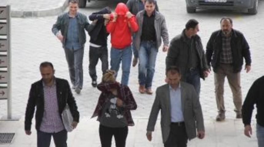 6 Evden Hırsızlık Yapan 4 Kişi Tutuklandı