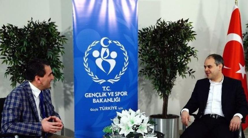 Bakan Kılı&ccedil;&rsquo;tan 4 Bin Sporcuya &rsquo;cep Har&ccedil;lığı&rsquo; M&uuml;jdesi