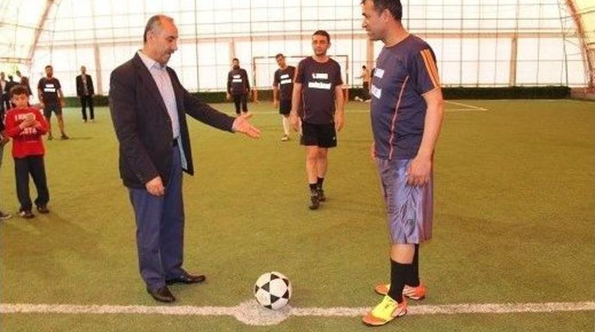 Arsuz&rsquo;da 35 Yaş &Uuml;st&uuml; Futbol Turnuvası Başladı
