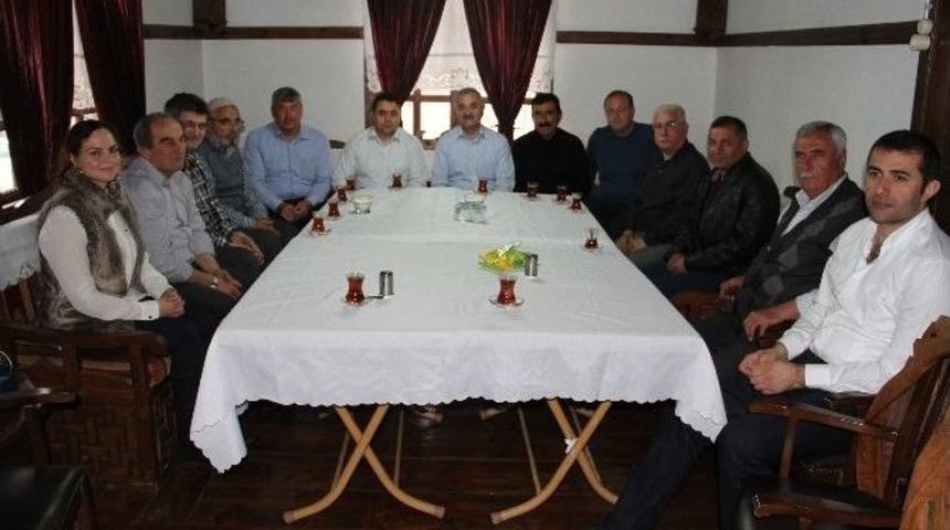 Başkan Karataş Ak Partili Y&ouml;neticiler İle Buluştu