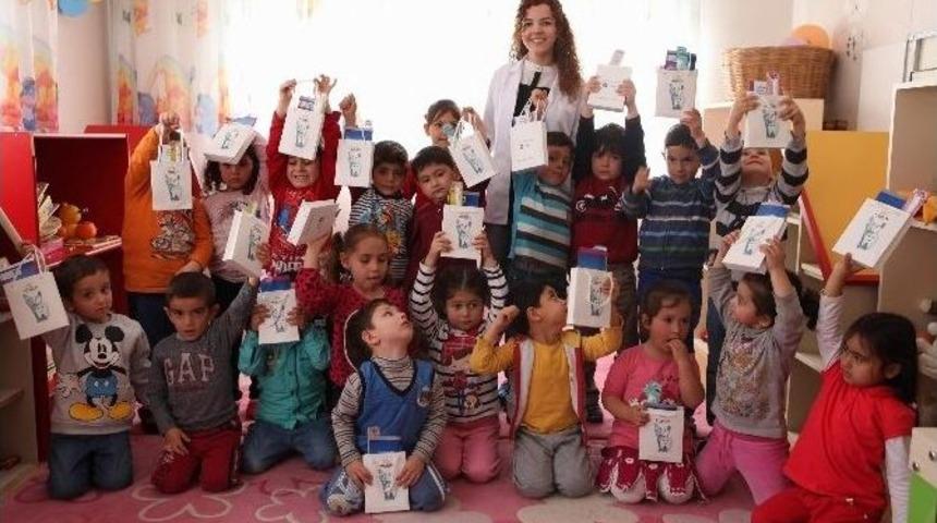 Miniklere Diş Sağlığının &Ouml;nemi Anlatıldı