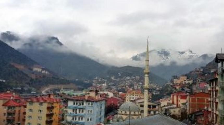 G&uuml;m&uuml;şhane Yeni Haftaya Yağışlı Başladı