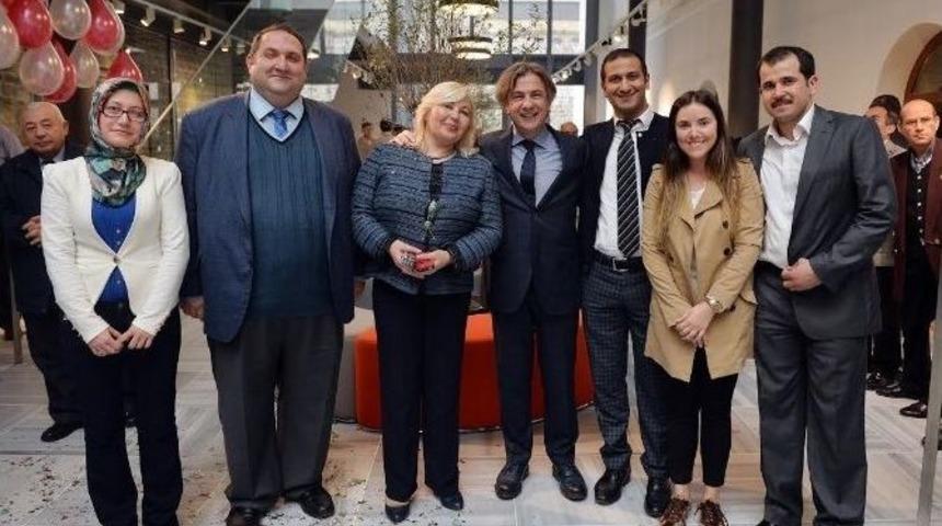 Beyoğlu Belediyesi&rsquo;nde Mart Ayı Doğumlu Personelin Doğum G&uuml;n&uuml; Kutlandı