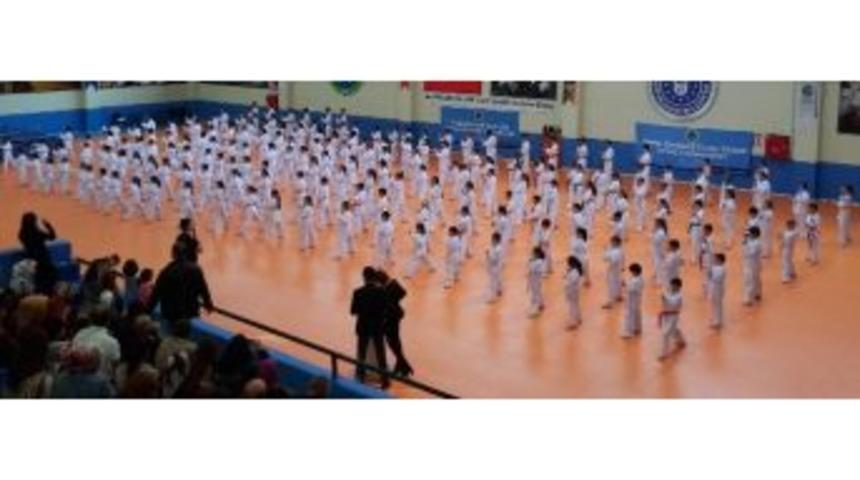 Büyükşehir’in Karatecileri Terfi Etti