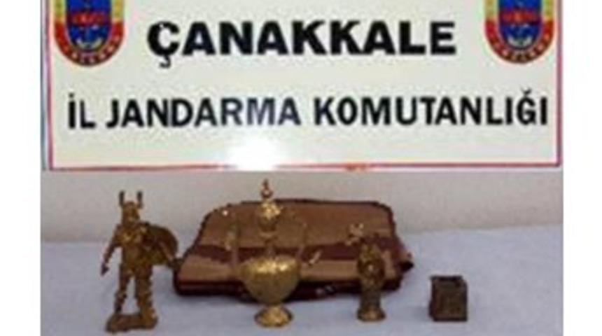 4 Par&ccedil;a Tarihi Eserle Yakalandı