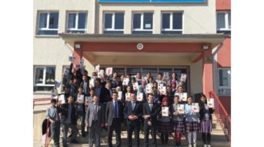 Saraykent Ortaokulu &Ouml;ğretmenlerinden &Ouml;ğrencilere Yardımcı Kitap Desteği