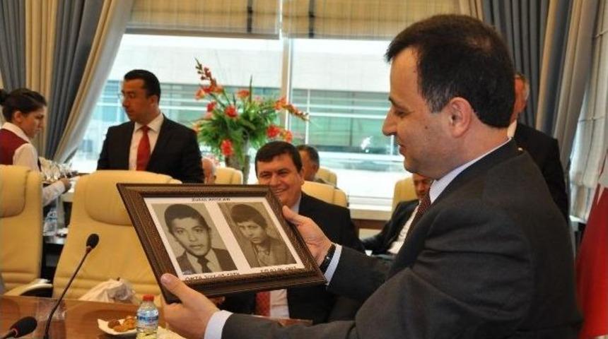 Sorgunlular, Hemşehrileri Anayasa Mahkemesi Başkanı Z&uuml;ht&uuml; Arslan&rsquo;ı Ziyaret Etti