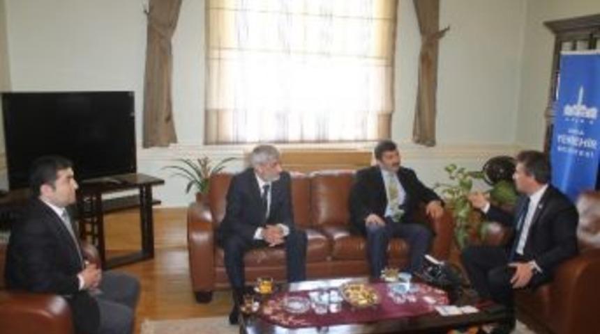 Rekt&ouml;rden Başkan &Ccedil;elik&rsquo;e Ziyaret
