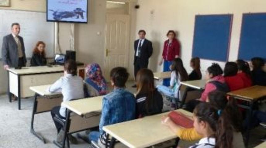 Emniyetten &Ouml;ğrencilere Seminer