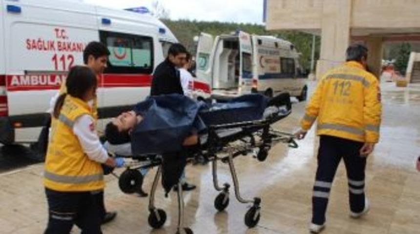 İş Arkadaşını 8 Yerinden Bı&ccedil;akladı