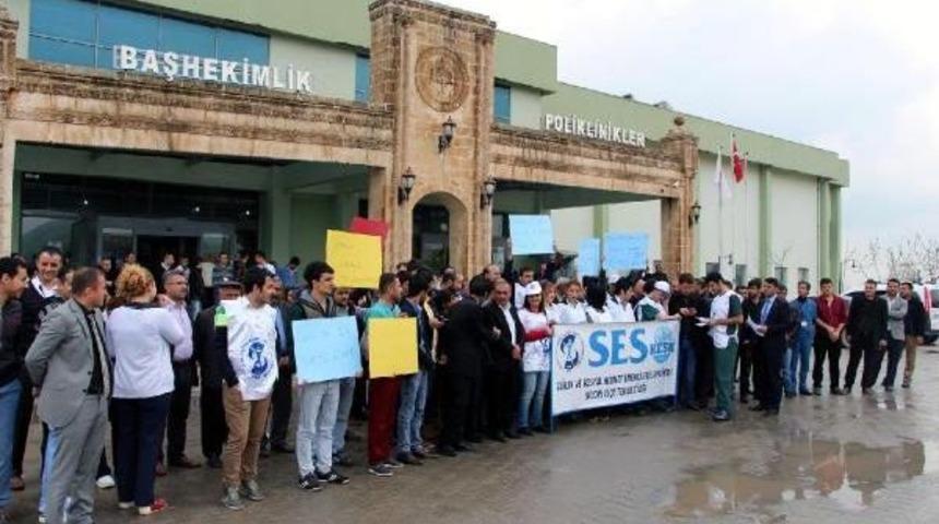 Silopi&rsquo;De, Doktorların G&uuml;venlik Gerek&ccedil;esiyle Gitmek Istemesine Tepki