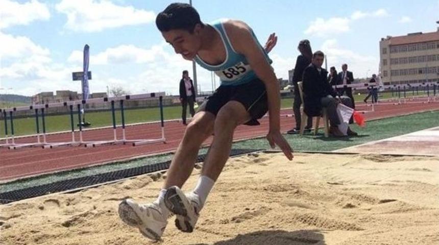 Hakkarili Sporculardan B&uuml;y&uuml;k Başarı