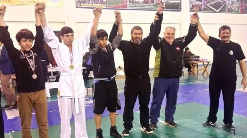 &Ccedil;iftlikk&ouml;yl&uuml; Boks&ccedil;ular İneg&ouml;l&rsquo;den 8 Madalya İle D&ouml;nd&uuml;