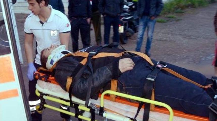 Kasksız Ve Alkoll&uuml; Motosikletli Kazada Yaralandı