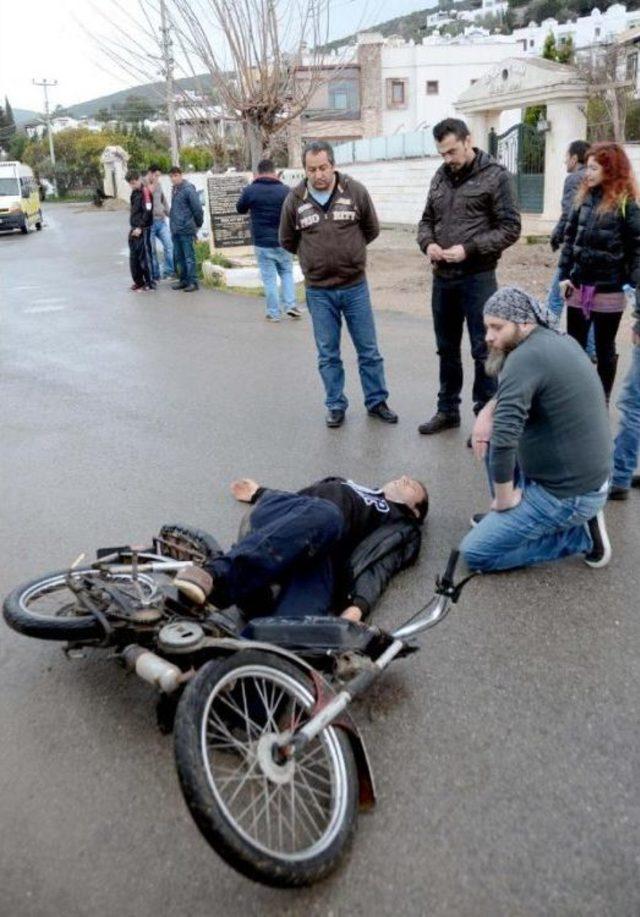 Kasksız Ve Alkollü Motosikletli Kazada Yaralandı