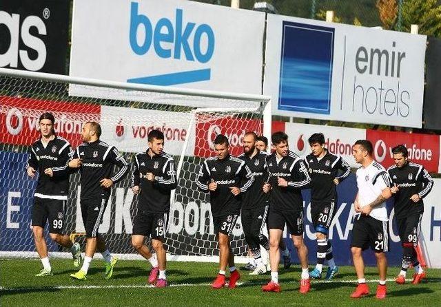 Beşiktaş’ta İstanbul Başakşehir Maçı Hazırlıkları Sürüyor