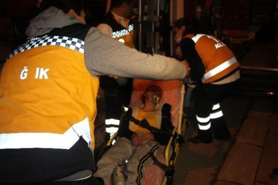 A&ccedil;ık Unuttuğu Ocaktan Sızan Gazdan Zehirlendi