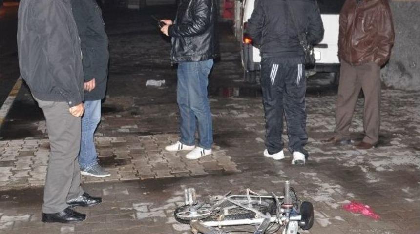 Yakalanacağını Anlayan Hırsız Bisikletini Bırakıp Ka&ccedil;tı