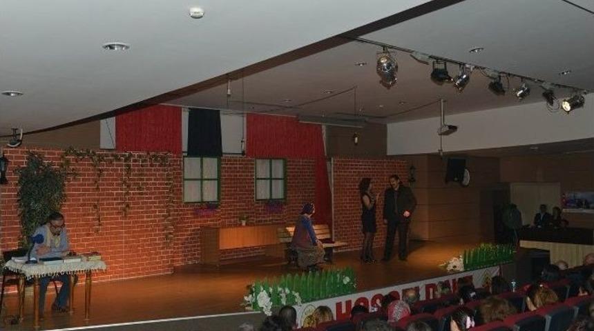 &Ccedil;iğli&rsquo;de &rsquo;bardak&ccedil;ı Baba&rsquo; Tiyatrosu Sahnelendi