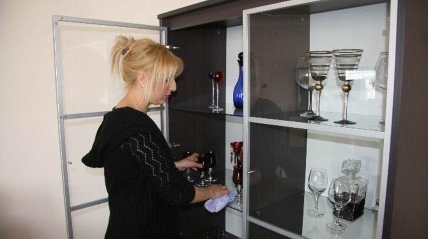 Dışarıda İş Kadını Evde &Ccedil;ocuğunun Annesi