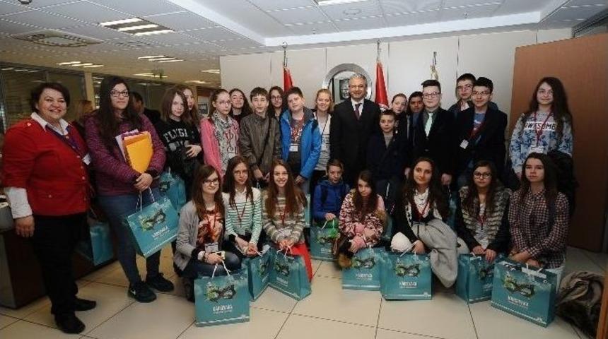 Avrupalı &Ccedil;ocuklar Karşıyaka&rsquo;da