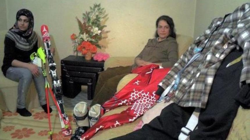 Kargo Ile G&ouml;nderdiği Hediyesi Kabul Edilmeyince, Elden Teslim Etti