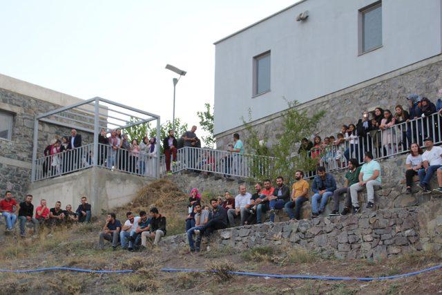 Köydeki açık hava konserine yoğun ilgi