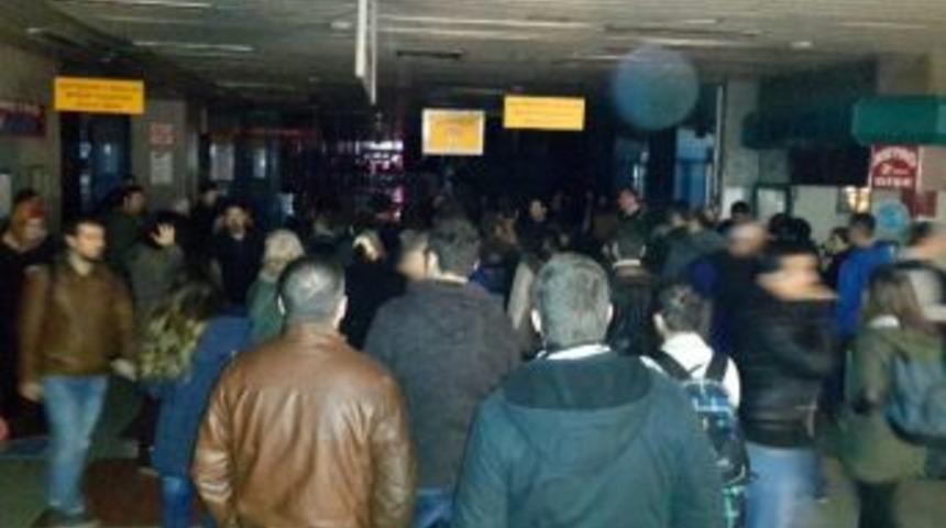 Ankara&rsquo;da Metro Seferleri Durdu