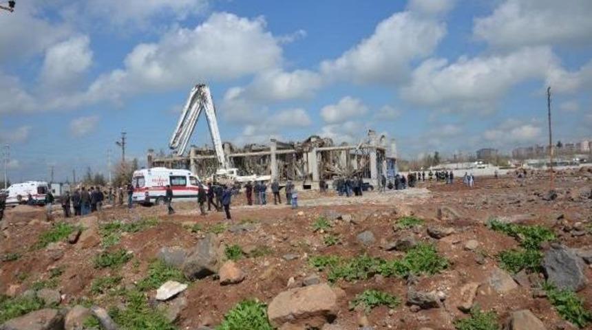 Diyarbakır'da Inşaat &Ccedil;&ouml;kt&uuml;: 5 Yaralı (2) - Yeniden