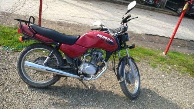Motosiklet Ve Bisiklet Hırsızları Polisten Ka&ccedil;amadı 1