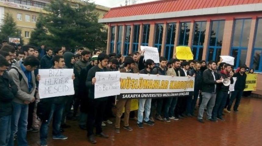 Odt&uuml;&rsquo;de Karşıt G&ouml;r&uuml;şl&uuml; &Ouml;ğrencilerin Kavgası Sa&uuml;&rsquo;de Protesto Edilmeye Devam Etti