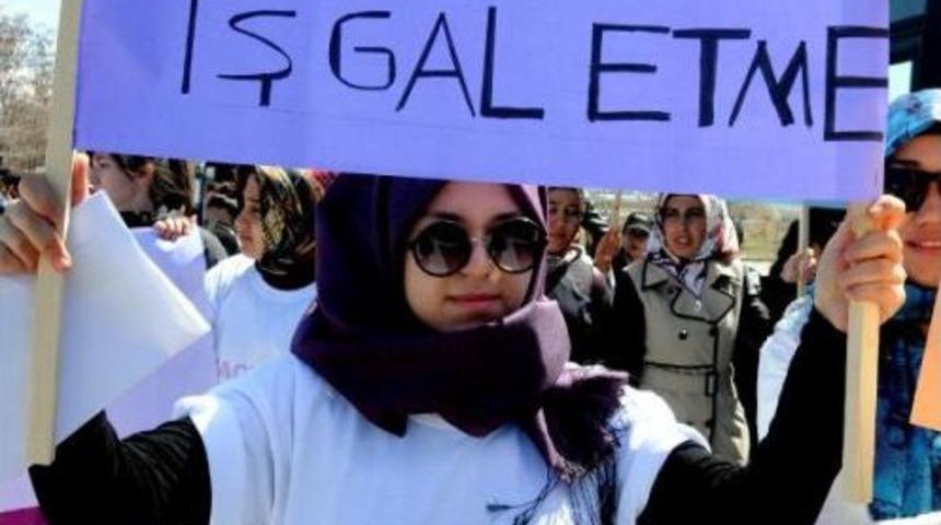 Sosyolog Sancak: Tacize Uğrayanı G&ouml;r&uuml;nce Ona Yardım Edin