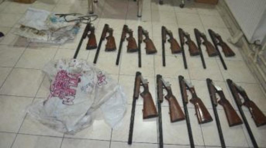 Hakkari’de Toprağa Gömülü Av Tüfeği Bulundu