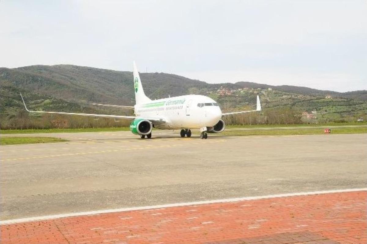 Sezonun İlk U&ccedil;ağı İniş Yaptı